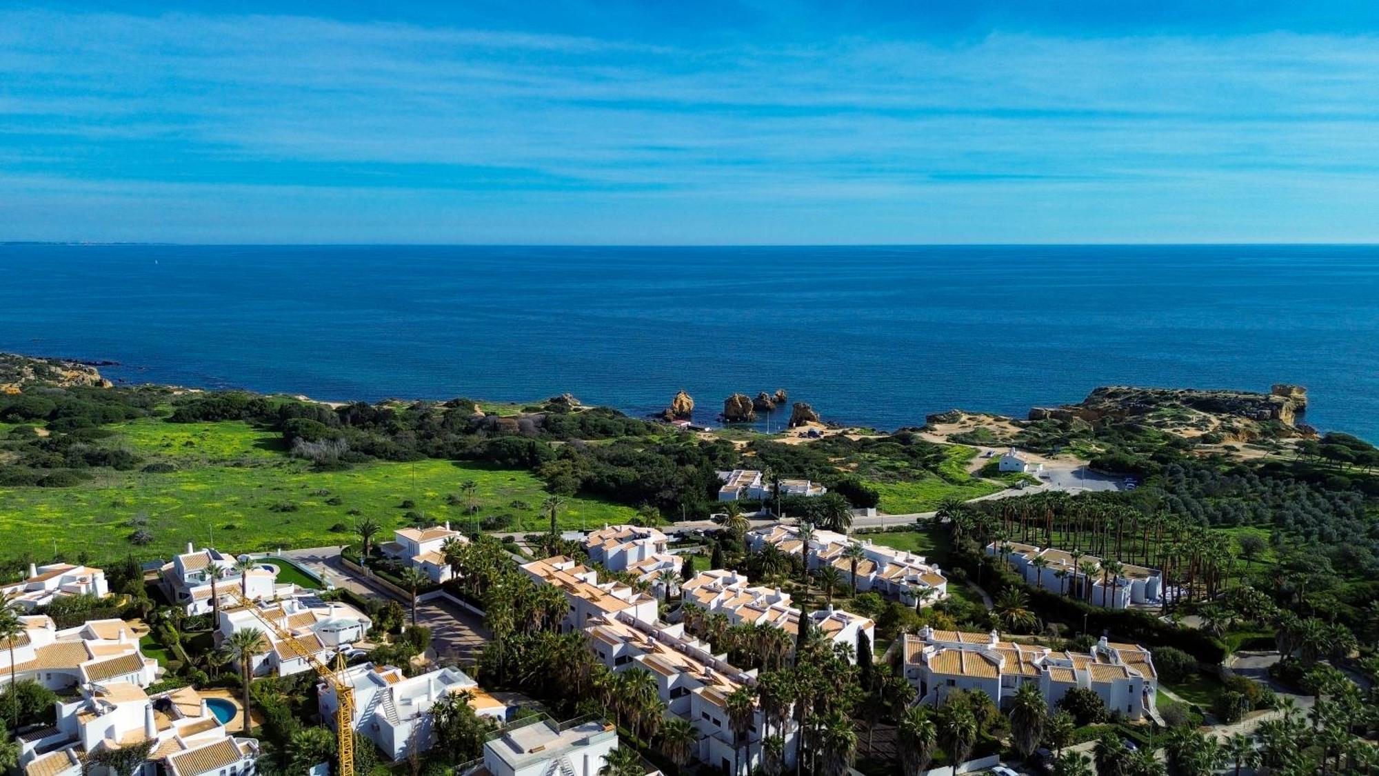 Coastal Retreat With Pool And Beach Access By Drago Rentals Albufeira Kültér fotó